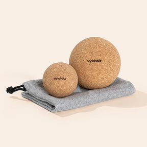 Faszienbälle aus Kork in zwei praktischen Größen für die punktuelle Massage.